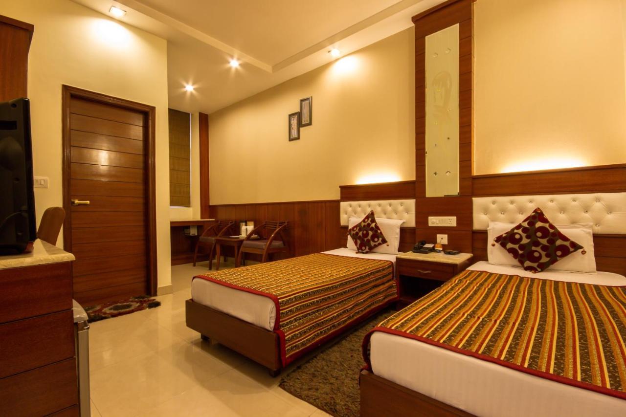 Hotel Aster Inn New Delhi מראה חיצוני תמונה